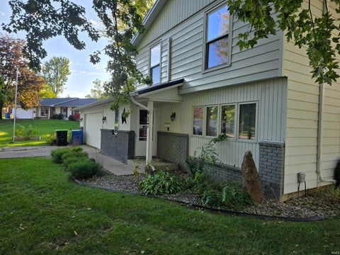 Tiny photo for 417 Weston Avenue, Churubusco, IN 46723 (MLS # 202642380)