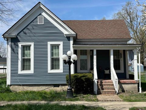 715 W Oak St, Mitchell, IN 47446 - #: 202501925