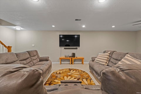 Tiny photo for 51421 Merville Court, South Bend, IN 46637 (MLS # 202643778)
