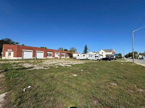 Photo of 1001 N Washington Street, Kokomo, IN 46901 (MLS # 202544103) Photo of 1001 N Washington Street, Kokomo, IN 46901 (MLS # 202544103)