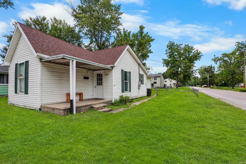 Photo of 2320 Rogers Street, Lafayette, IN 47905 (MLS # 202635988)