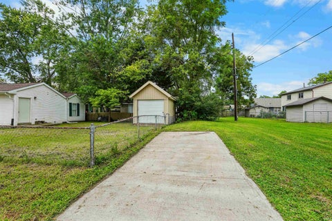 Tiny photo for 2320 Rogers Street, Lafayette, IN 47905 (MLS # 202635988)