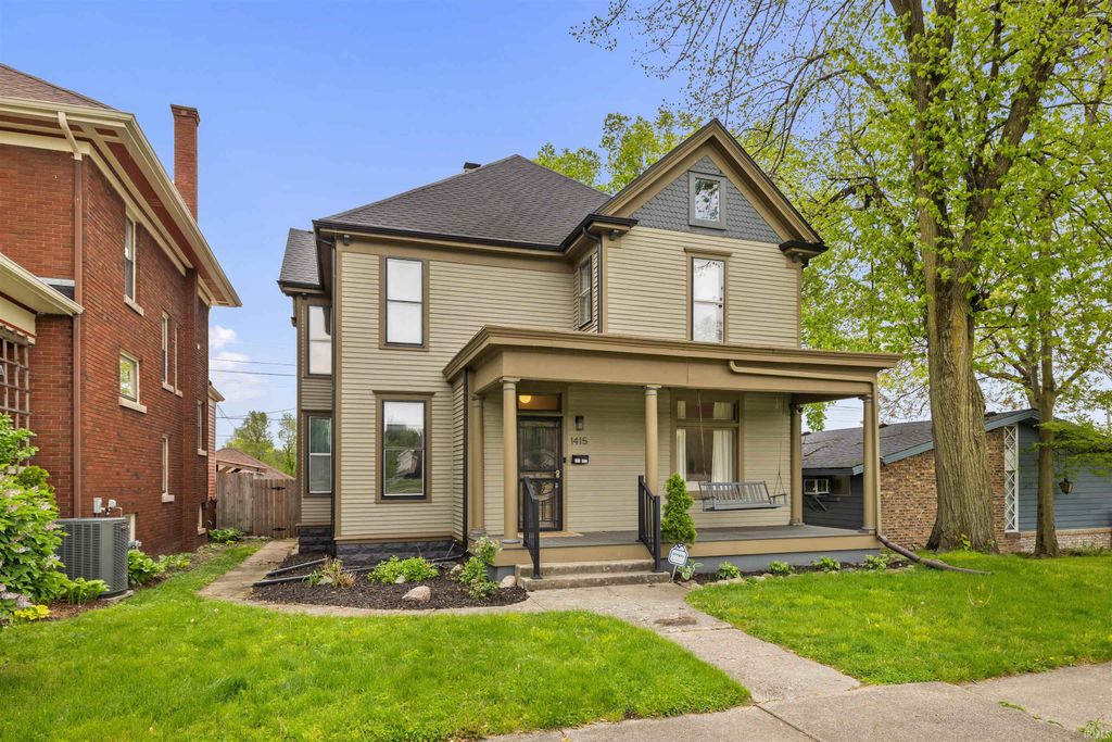 Photo of 1415 Swinney Park Place, Fort Wayne, IN 46802 (MLS # 202617442)