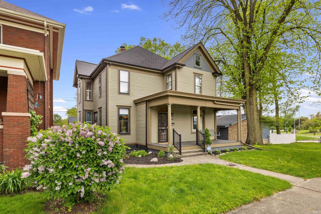 Photo of 1415 Swinney Park Place, Fort Wayne, IN 46802 (MLS # 202617442)