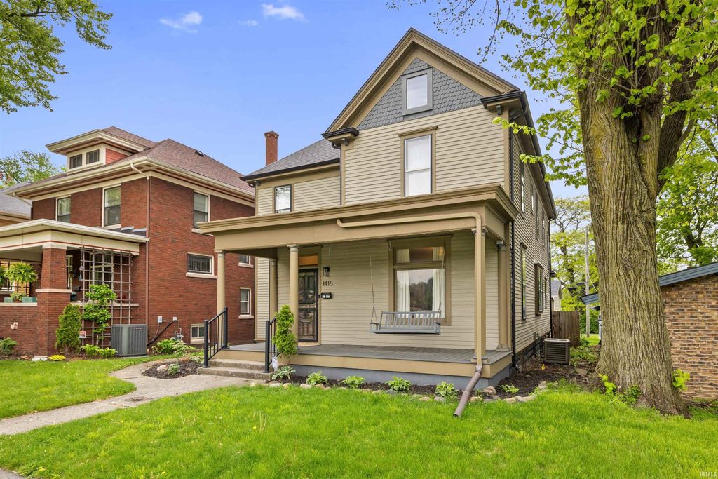 Photo of 1415 Swinney Park Place, Fort Wayne, IN 46802 (MLS # 202617442)