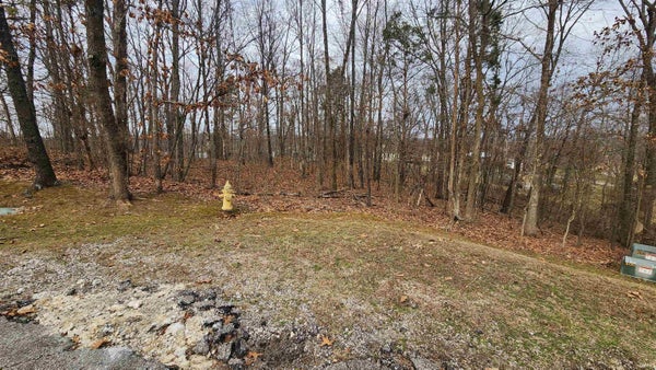 12 CHIMES DR, SANTA CLAUS, IN 47579 - Image f8e1053b0cb153e736bce70146e1d9ed/965203347