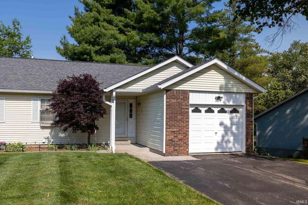 Photo of 3874 S Laurel Court, Bloomington, IN 47401 (MLS # 202632166)