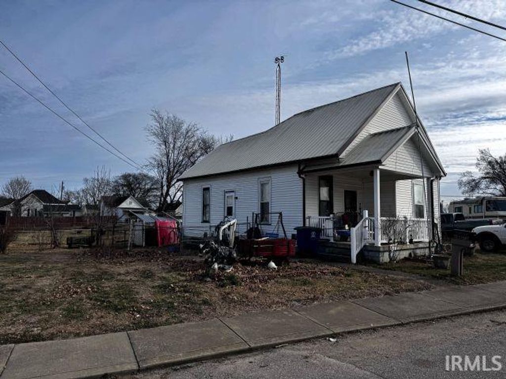 Photo of 720 S Hart Street, Princeton, IN 47670 (MLS # 202602733)