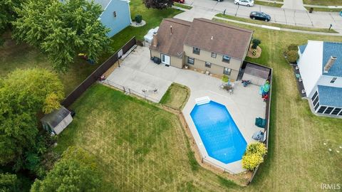 Photo of 1404 Davidson Court, Auburn, IN 46706 (MLS # 202612982)