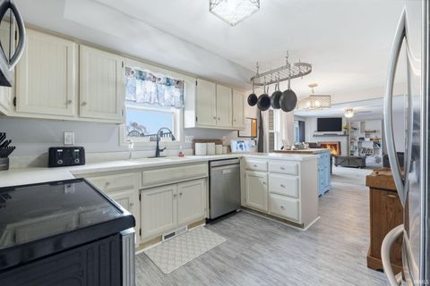 Tiny photo for 1404 Davidson Court, Auburn, IN 46706 (MLS # 202612982)