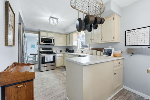 Tiny photo for 1404 Davidson Court, Auburn, IN 46706 (MLS # 202612982)
