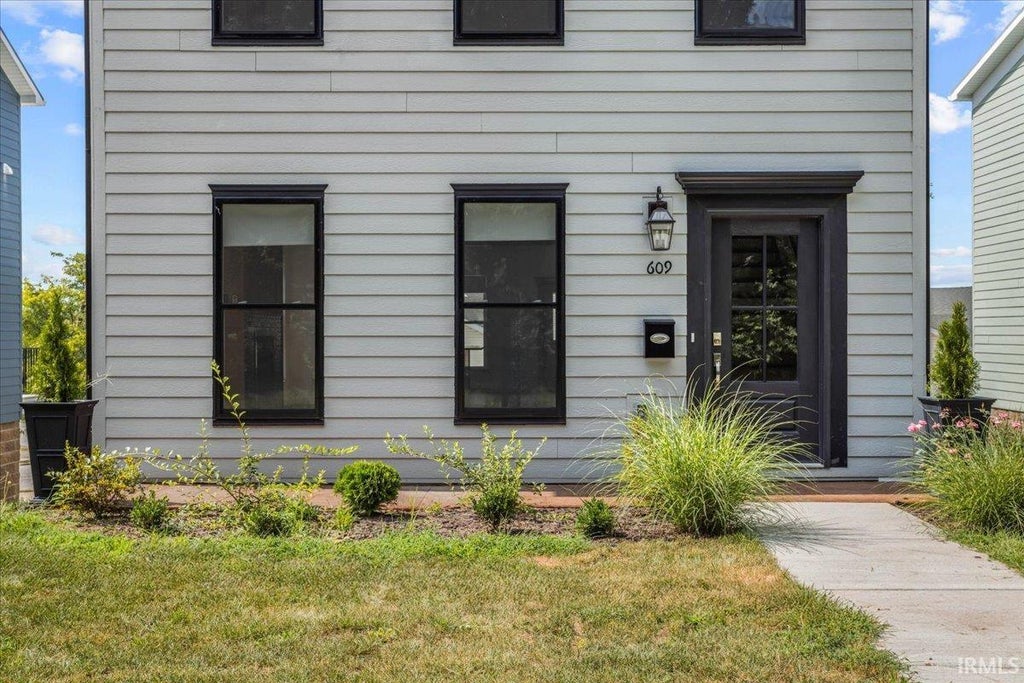 Photo of 609 S 3rd Street, Lafayette, IN 47901 (MLS # 202636806)