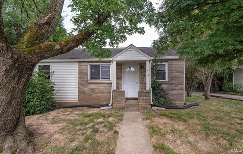 Photo of 1416 S Madison Street, Bloomington, IN 47403 (MLS # 202624329)