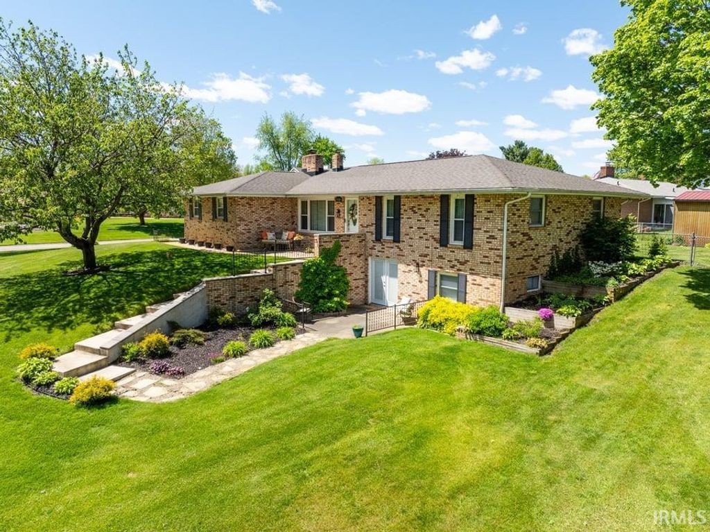 Photo of 55585 Blue Jay Drive, South Bend, IN 46619 (MLS # 202617788)