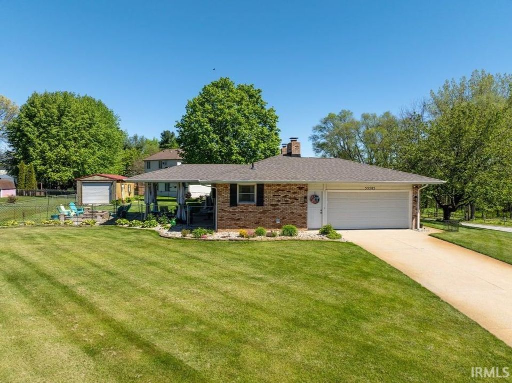 Photo of 55585 Blue Jay Drive, South Bend, IN 46619 (MLS # 202617788)