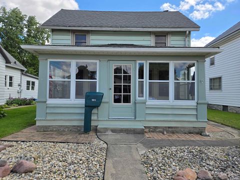 Photo of 1911 E Broadway, Logansport, IN 46947 (MLS # 202618886)