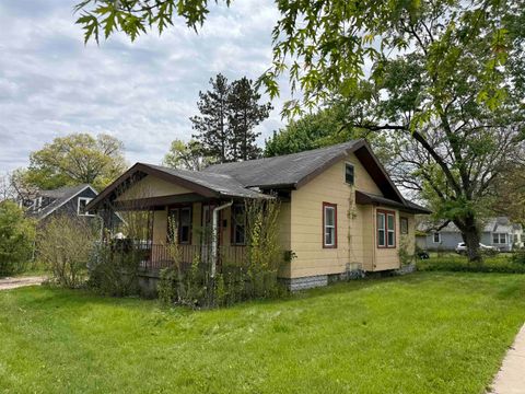 Photo of 1922 Bergan Street, South Bend, IN 46628 (MLS # 202625427)