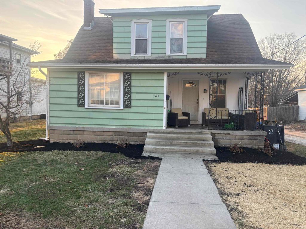 Photo of 315 N Walnut Street, Columbia City, IN 46725 (MLS # 202607382)