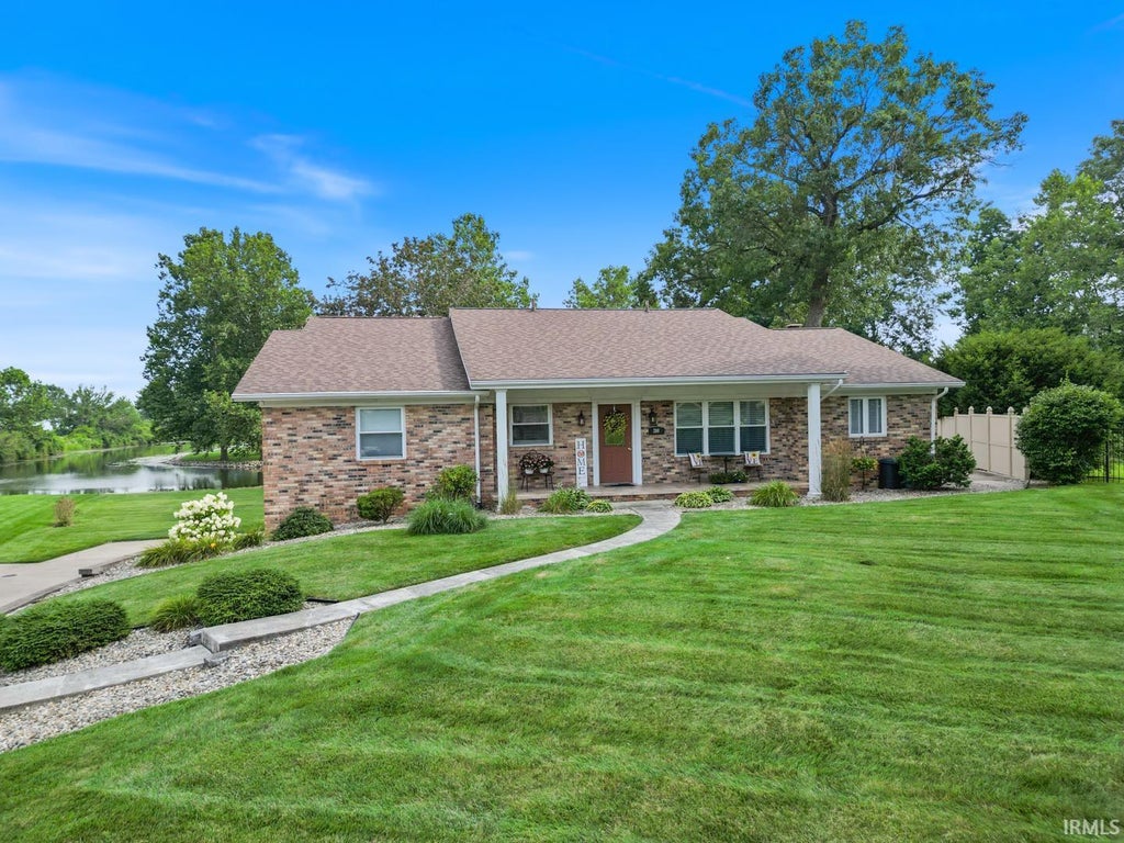 Photo of 260 Gilliam Drive, Warsaw, IN 46590 (MLS # 202629416)