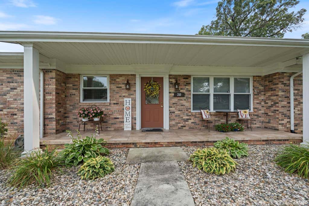 Photo of 260 Gilliam Drive, Warsaw, IN 46590 (MLS # 202629416)