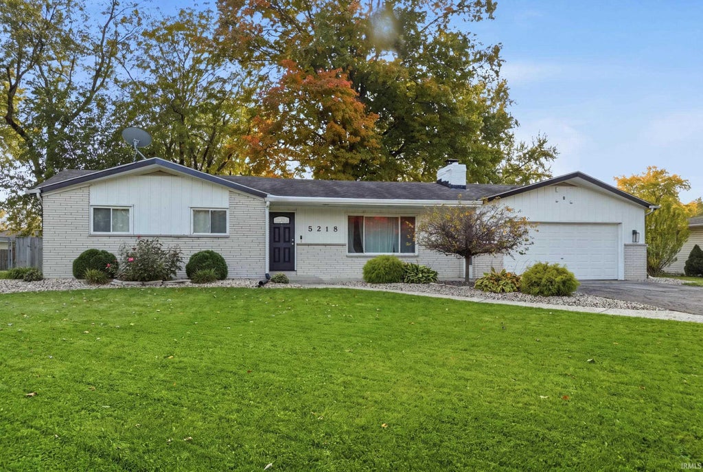 Photo of 5218 Rosebury Drive, Fort Wayne, IN 46835 (MLS # 202644569)