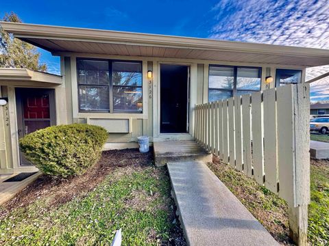 Photo of 3126 S Acadia Court, Bloomington, IN 47401 (MLS # 202549520)