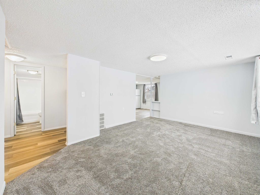 Photo of 1325 Edna Street, Huntington, IN 46750 (MLS # 202548407)