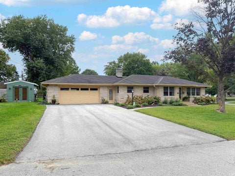 Photo of 721 MAPLECREST Avenue, Kokomo, IN 46902 (MLS # 202639217)