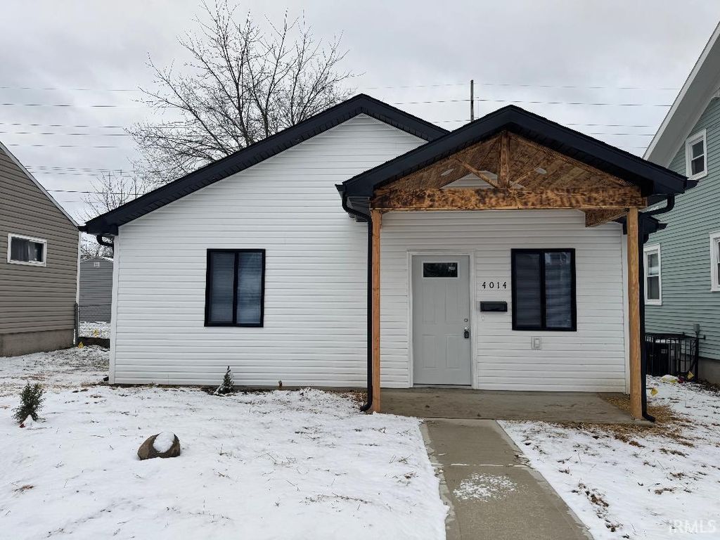 Photo of 4014 Hanna Street, Fort Wayne, IN 46806 (MLS # 202601620)