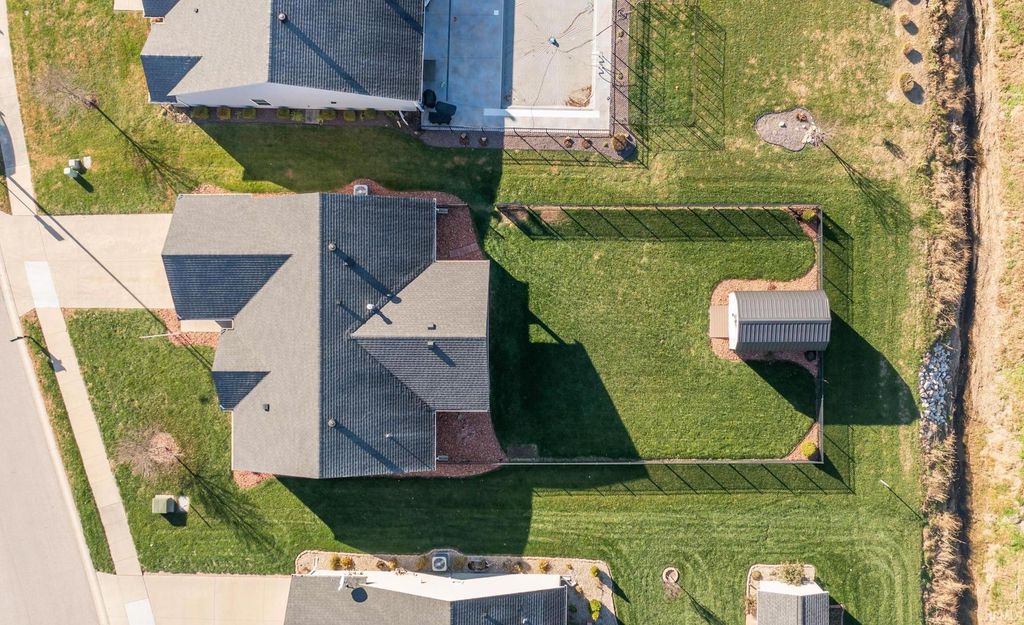 Photo of 208 W Stellar Way, Huntingburg, IN 47542 (MLS # 202545966)