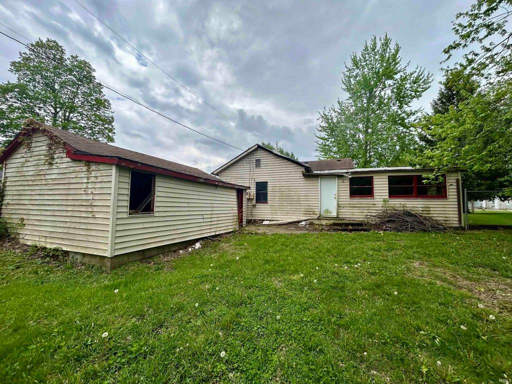 Photo of 722 W Market Street, Warsaw, IN 46580 (MLS # 202615674)