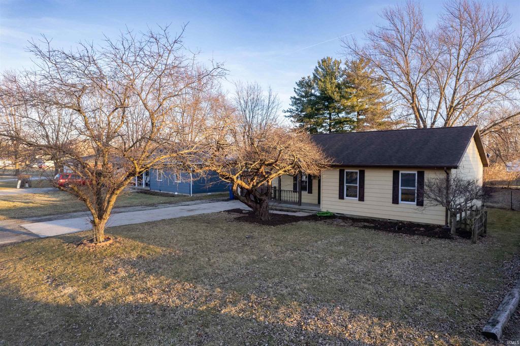 Photo of 1006 E DELPHI Pike, Converse, IN 46919 (MLS # 202606407)