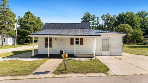 Tiny photo for 902 N 7th Street, Goshen, IN 46528 (MLS # 202629980)