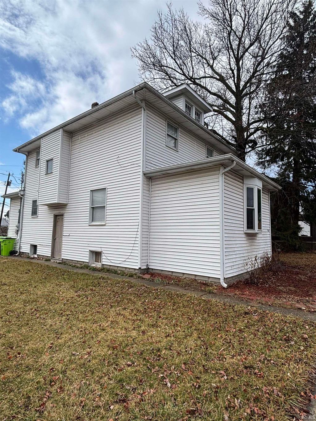 Photo of 920 S Jefferson Street, Huntington, IN 46750 (MLS # 202607163)