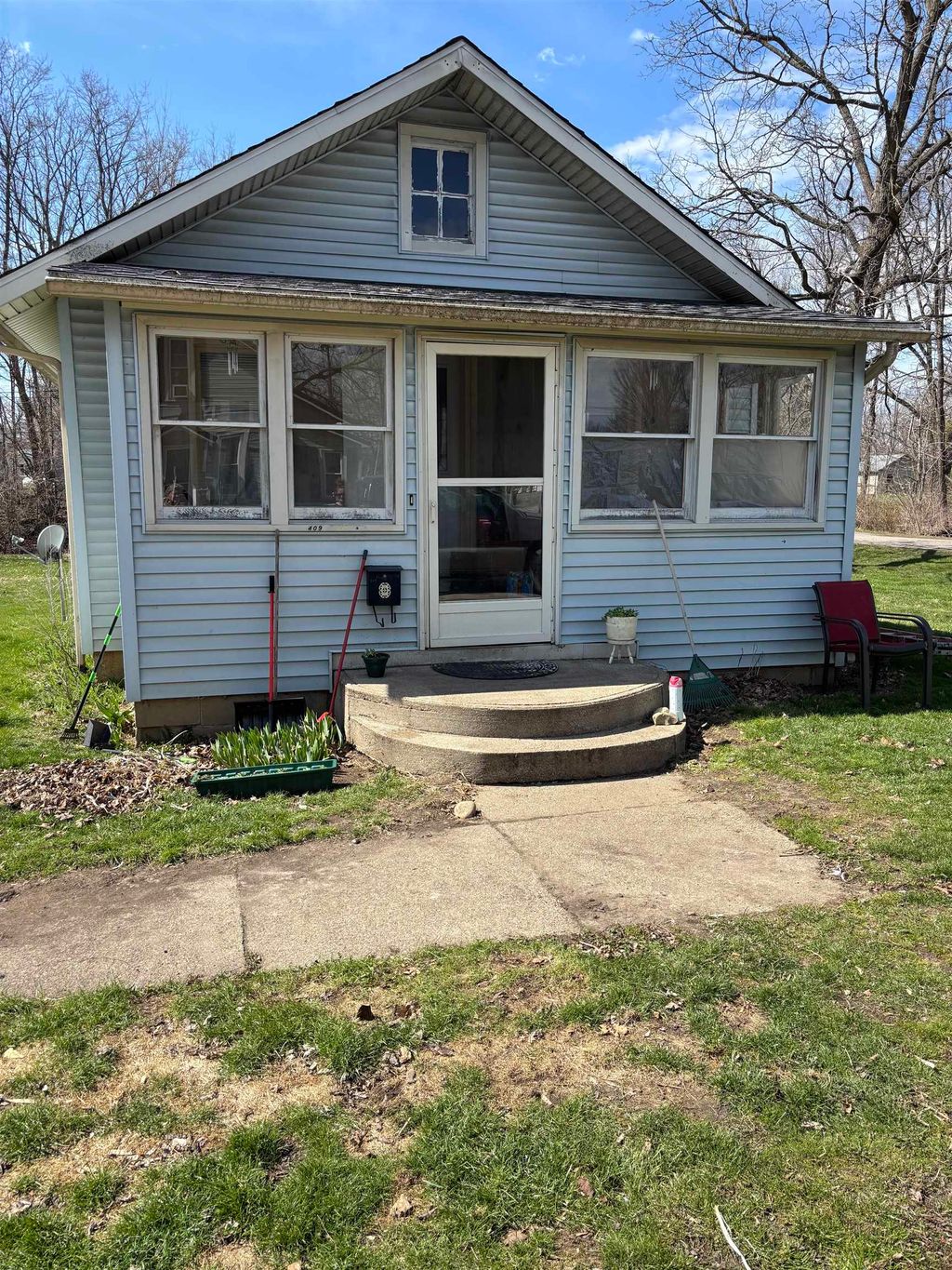 Photo of 409 N Sycamore Street St, Lagrange, IN 46761 (MLS # 202612792)