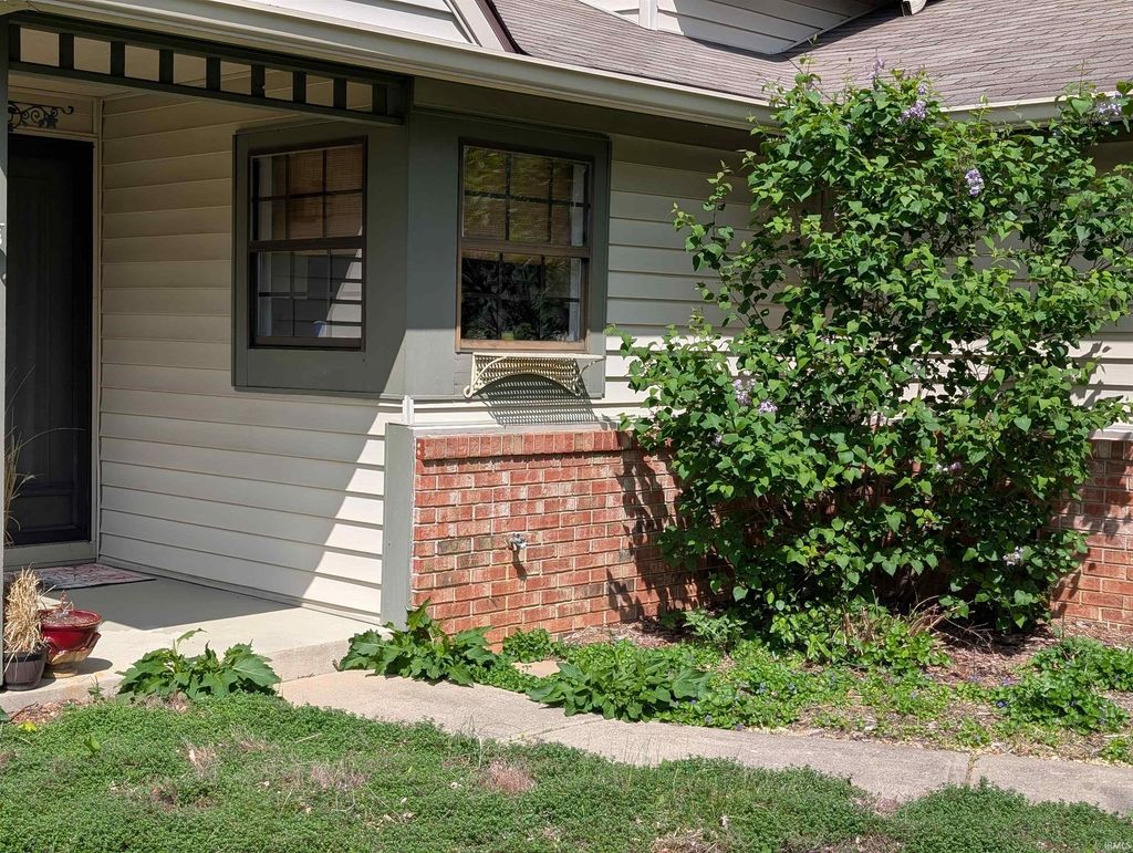 Photo of 3836 W Woodmere Way, Bloomington, IN 47403 (MLS # 202615613)