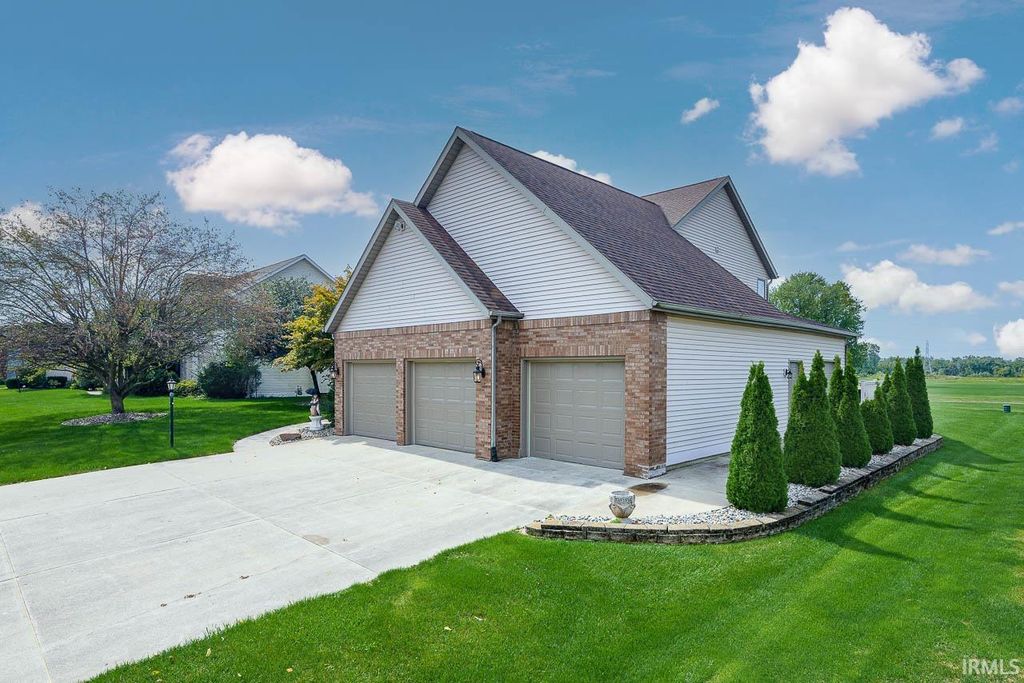 Photo of 3809 Saint Andrews Place, Elkhart, IN 46517 (MLS # 202606468)