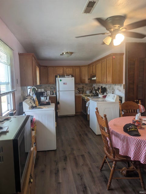 Tiny photo for 2152 N Waugh Street, Kokomo, IN 46901 (MLS # 202623308)