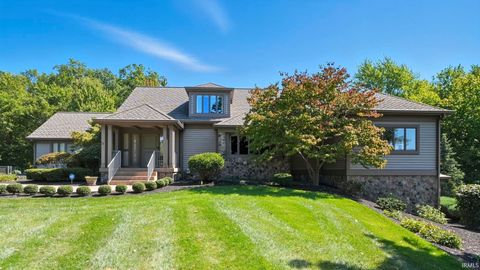 Photo of 1501 Fisher Avenue, Warsaw, IN 46580 (MLS # 202538073)