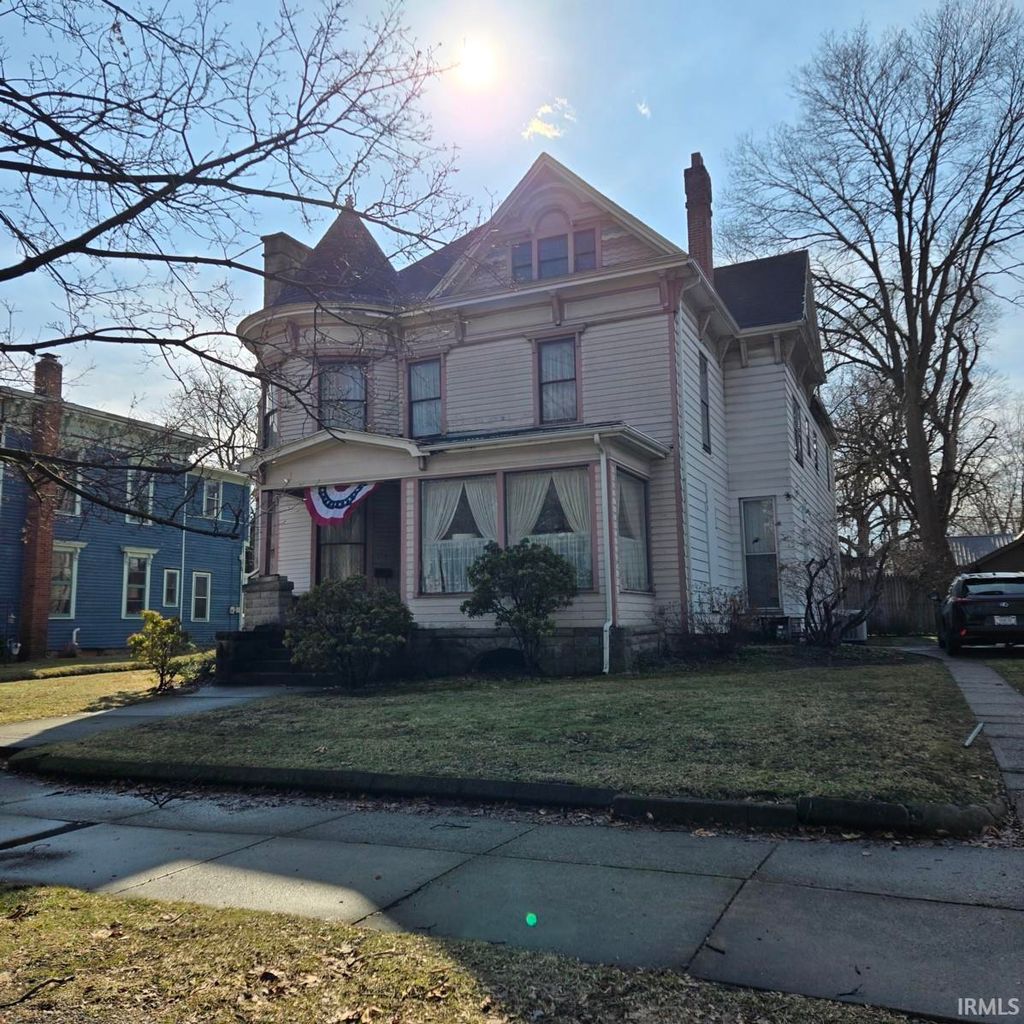 Photo of 714 W Washington Street, South Bend, IN 46601 (MLS # 202609797)