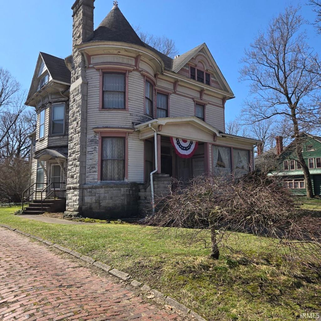 Photo of 714 W Washington Street, South Bend, IN 46601 (MLS # 202609797)