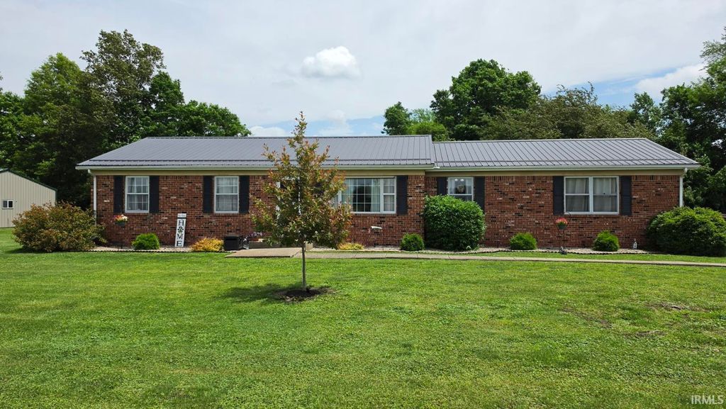 Photo of 429 S Delaware Street, Shelburn, IN 47879 (MLS # 202619130)