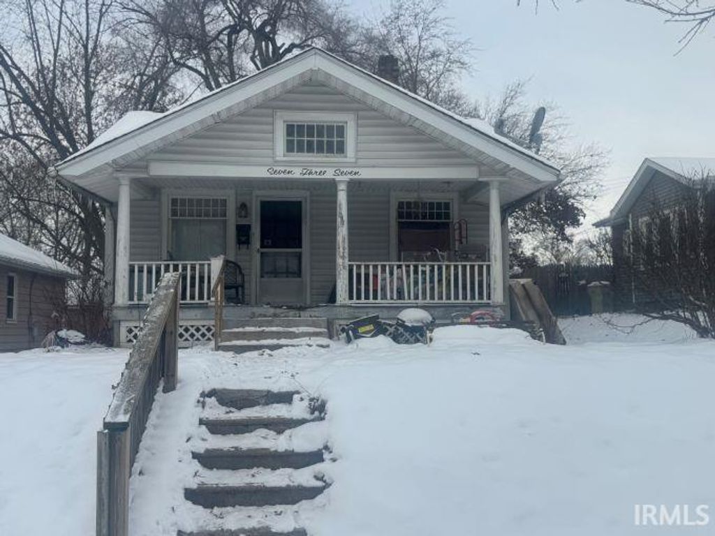Photo of 737 S 30Th Street, South Bend, IN 46615 (MLS # 202548933)