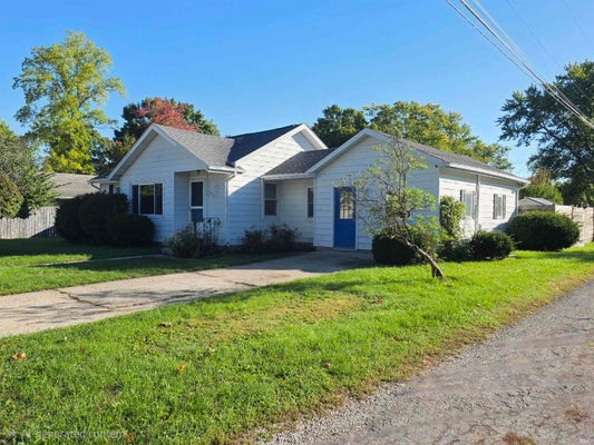 312 N CLEVELAND ST, AUBURN, IN 46706 - Image f9b477447fbeac4e8bb0dc3e4dee9ee6/3166150879