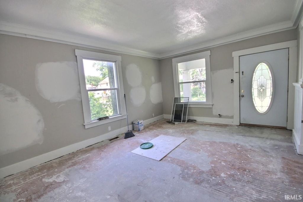 Photo of 2904 Thompson Avenue, Fort Wayne, IN 46807 (MLS # 202619761)