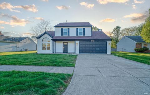 Photo of 812 Woodmere Drive, Lafayette, IN 47905 (MLS # 202613657)