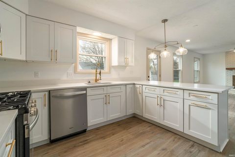 Tiny photo for 812 Woodmere Drive, Lafayette, IN 47905 (MLS # 202613657)