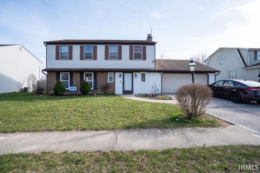 Photo of 6124 Vance Avenue, Fort Wayne, IN 46815 (MLS # 202609998)