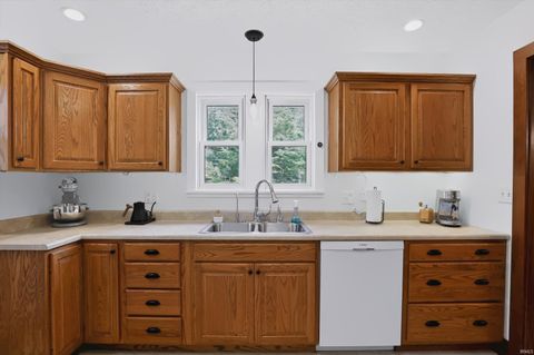 Tiny photo for 820 Shawnee Avenue, Lafayette, IN 47905 (MLS # 202622831)