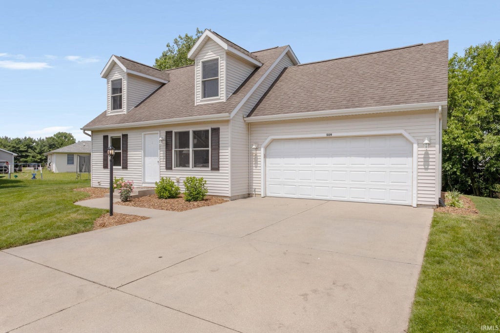 Photo of 509 Morningstar Court, Middlebury, IN 46540 (MLS # 202622782)
